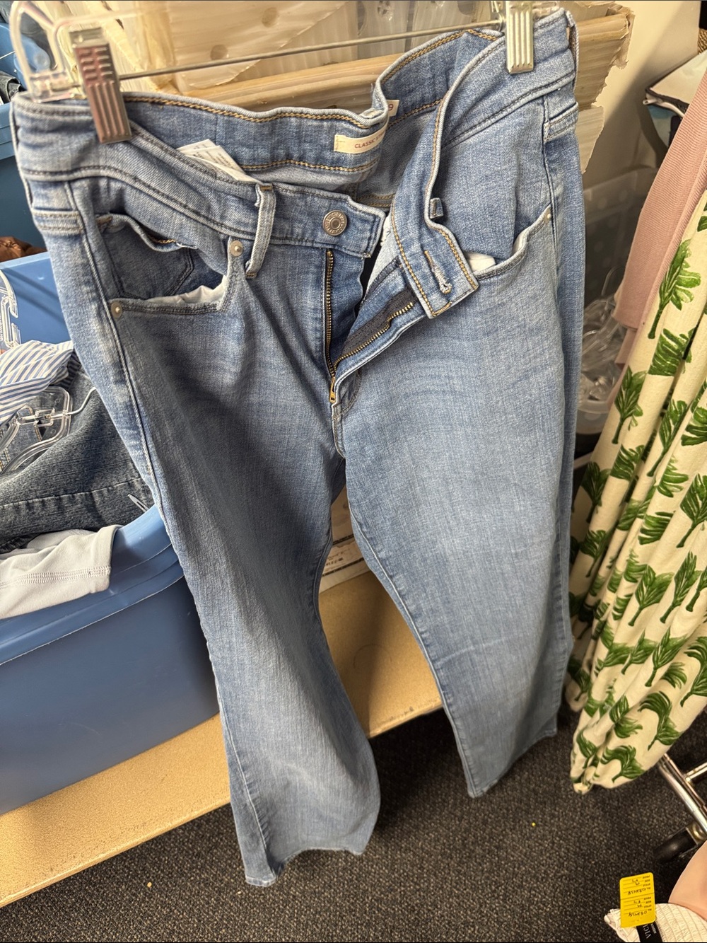 Levi Strauss classic straight jeans size 29 // 082928